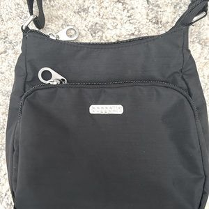 Baggallini Crossbody Joey 8”H 7”L